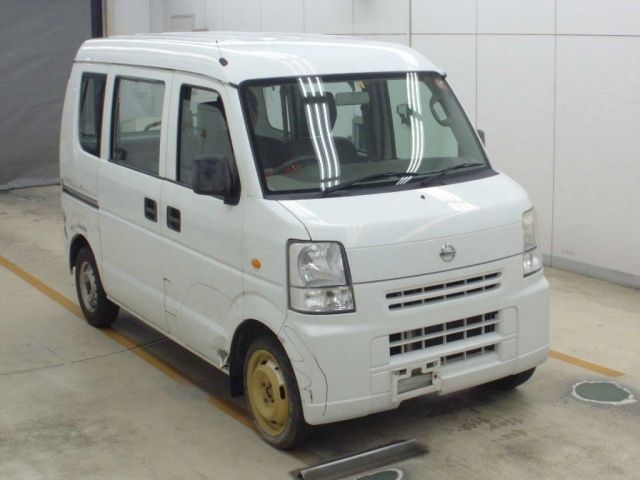 3048 Nissan Clipper van DR64V 2015 г. (NAA Osaka)